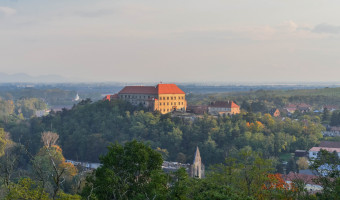 Hrad a zámek Dolní Kounice