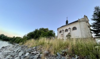 Kostel svatého Jana Nepomuckého u Slezské Harty - Karlovec