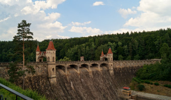 Vodní nádrž Les Království