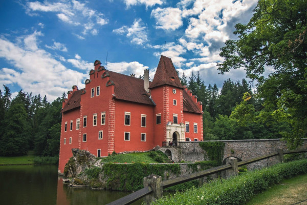 Zámek Červená Lhota
